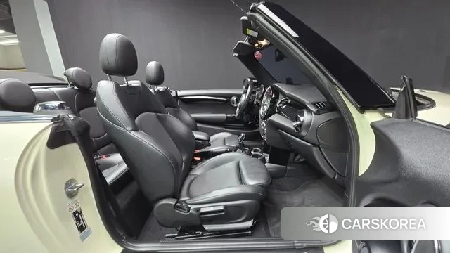 Mini Cooper Convertible 2022 Жемчужный цвет из Кореи, фото 2