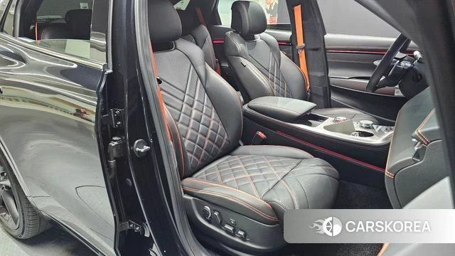 Genesis GV70 2024 Черный из Кореи, фото 2