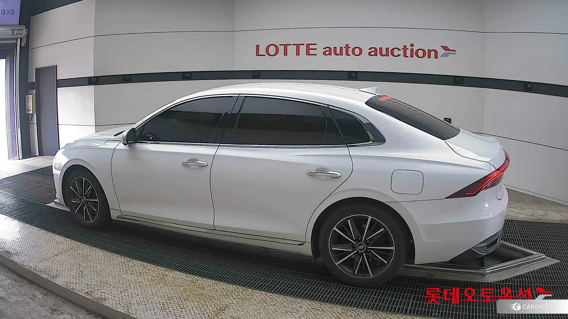 Hyundai Grandeur 2020 White cream (optional) из Кореи, фото 2
