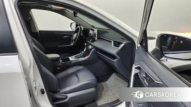 Toyota RAV4 5th Generation 2021 Белый из Кореи, фото 2