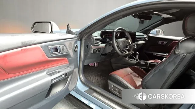 Ford Mustang 7th Generation 2024 Небесно-голубой из Кореи, фото 2