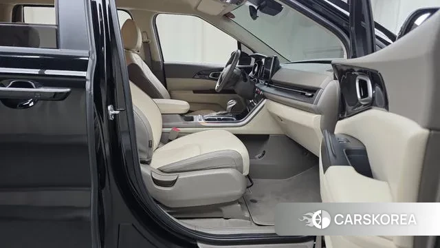 Kia Carnival 4th generation 2023 Черный из Кореи, фото 2