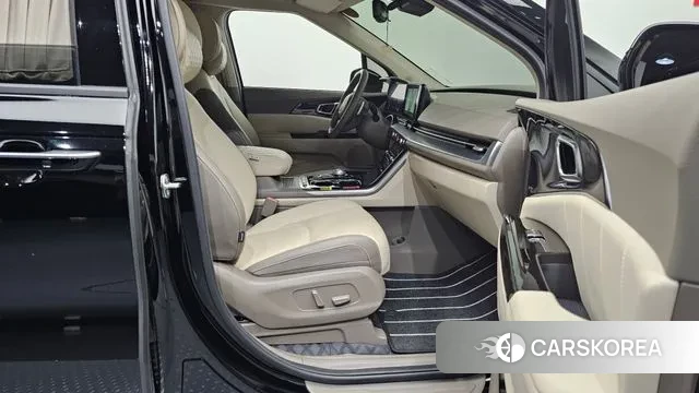 Kia Carnival 4th generation 2023 Черный из Кореи, фото 2