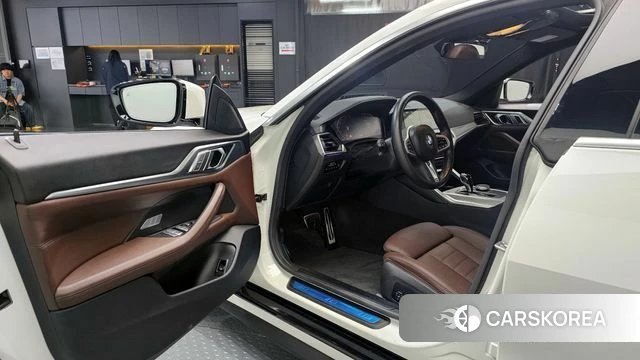 BMW 4 Series (G22) 2022 Белый из Кореи, фото 2