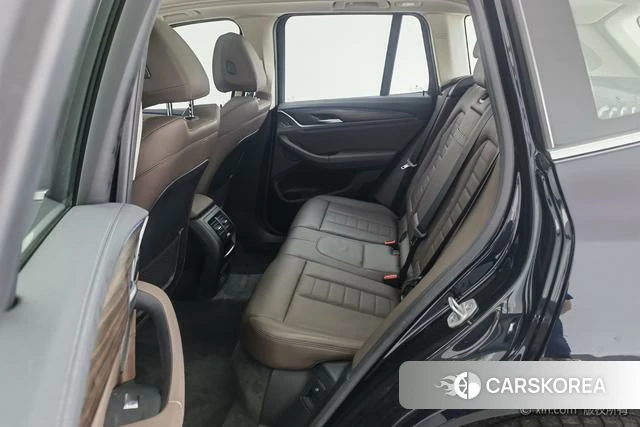 BMW X3 2021 Черный из Китая, фото 2