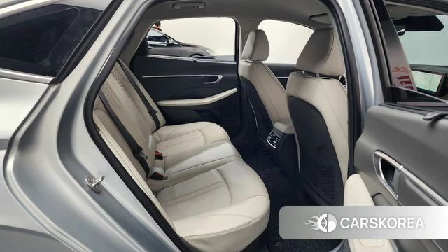 Hyundai Sonata D Edge Hybrid (DN8) 2023 Серебряный из Кореи, фото 2