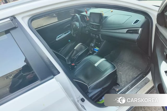 Toyota YARIS L Zhixuan 2022 Белый из Китая