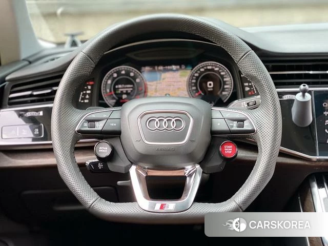 Audi Q7 2021 Черный из Китая, фото 2