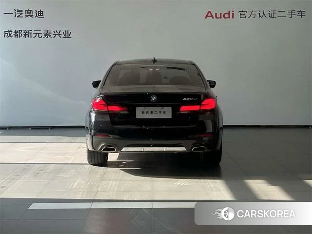 BMW 5 series 2022 Черный из Китая, фото 2
