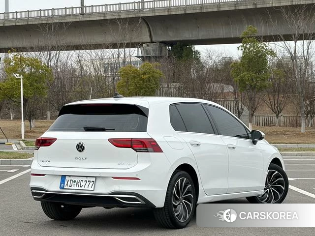 Volkswagen Golf 2023 Белый из Китая, фото 2