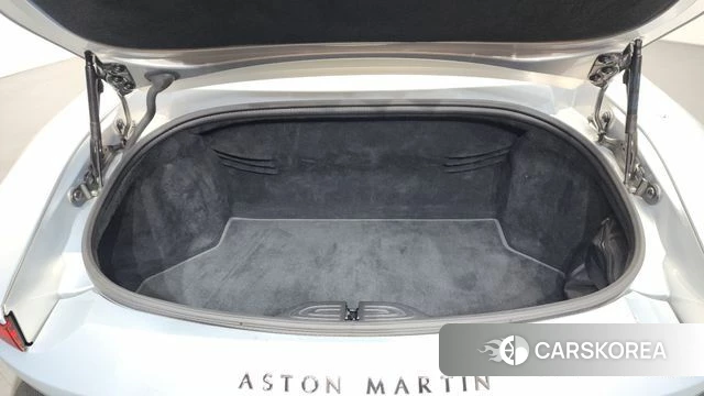 Aston Martin Vantage 2nd Generation 2022 Серебряный из Кореи, фото 2