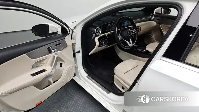 Mercedes-Benz A-Class W177 2020 Белый из Кореи, фото 2