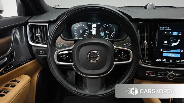 Volvo V90 Cross-Country 2021 Белый из Кореи, фото 2