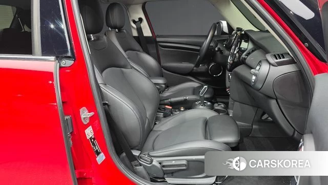 Mini Cooper 2021 Красный из Кореи, фото 2