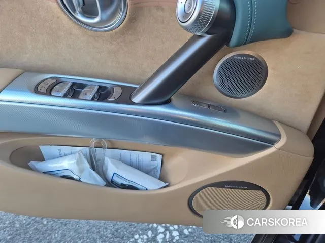 Genesis GV60 2023 Черный из Кореи, фото 2