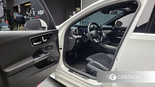 Mercedes-Benz C-Class W206 2022 Белый из Кореи, фото 2