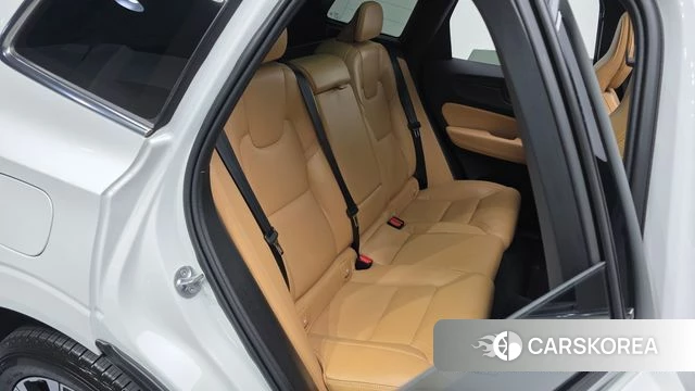 Volvo XC60 second Generation 2023 Белый из Кореи, фото 2