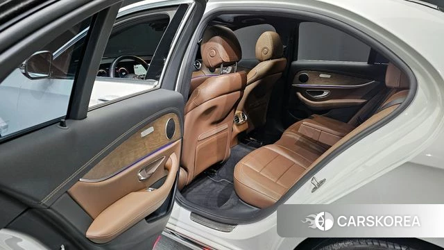 Mercedes-Benz E-Class W213 2022 Белый из Кореи, фото 2