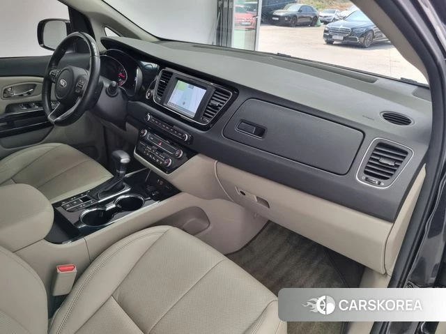 Kia The New Carnival 2018 Серый из Кореи, фото 2