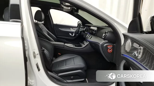 Mercedes-Benz E-Class W213 2021 Белый из Кореи, фото 2