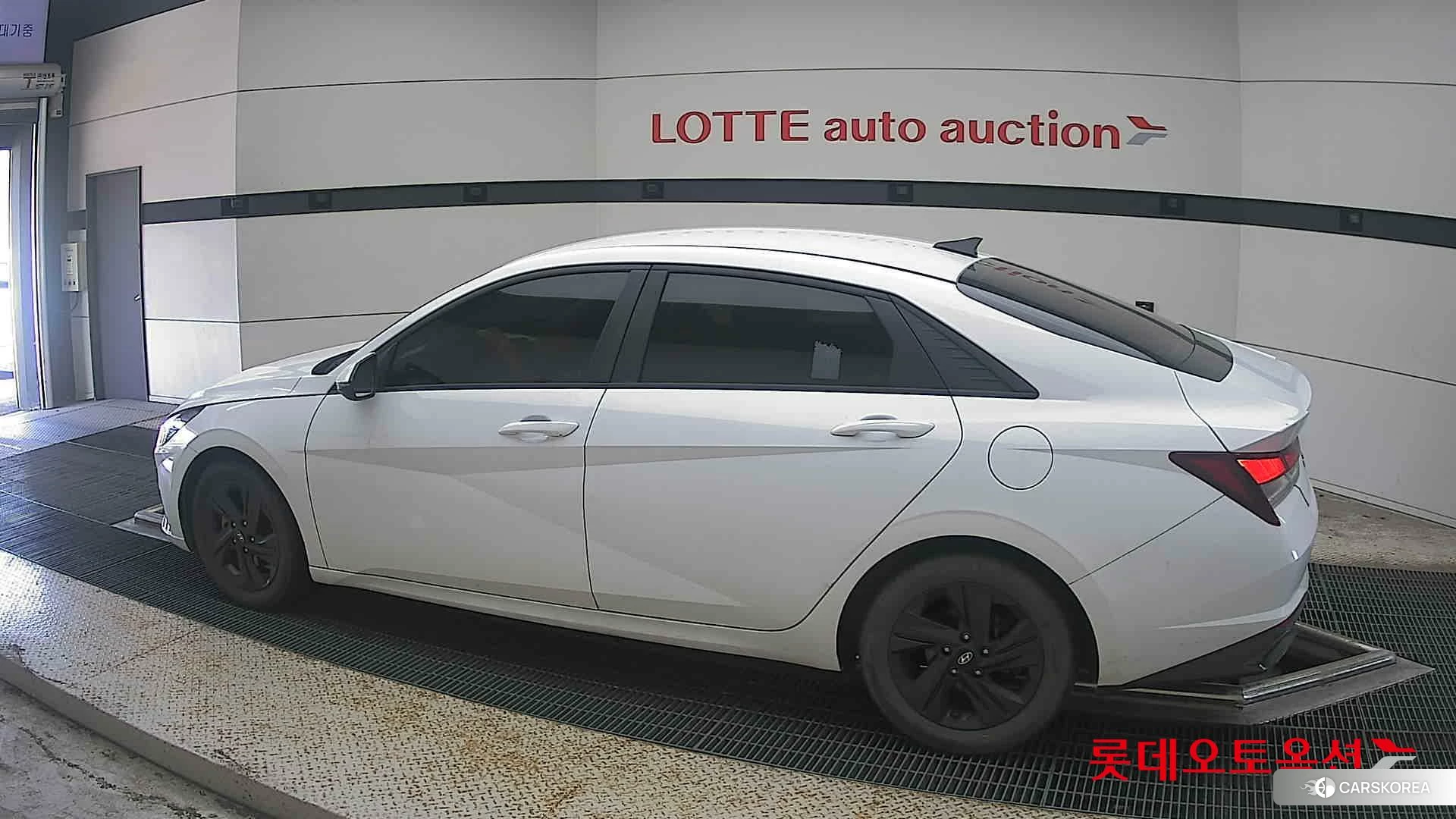 Hyundai Avante Hybrid 2023 Polar White из Кореи, фото 2