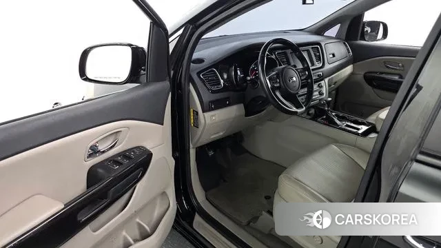 Kia The New Carnival 2018 Черный из Кореи, фото 2