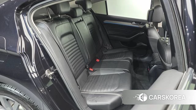 Volkswagen Passat GT (B8) 2021 Черный из Кореи, фото 2