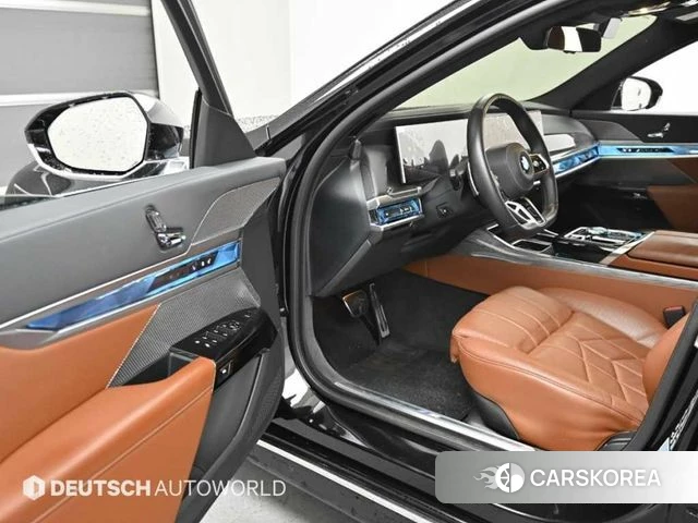 BMW 7 Series (G70) 2023 Черный из Кореи, фото 2