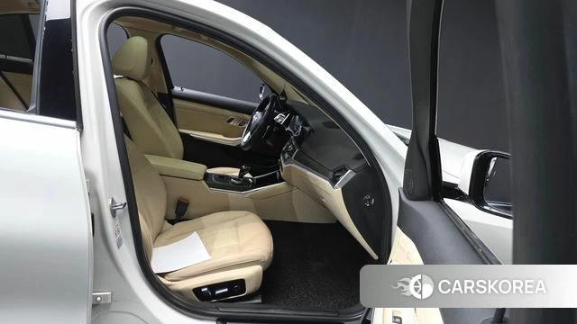 BMW 3 Series (G20) 2020 Белый из Кореи, фото 2
