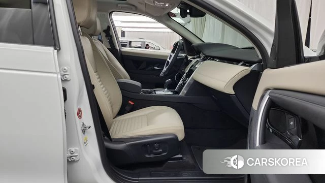 Land Rover Discovery Sports 2nd Generation 2023 Белый из Кореи, фото 2
