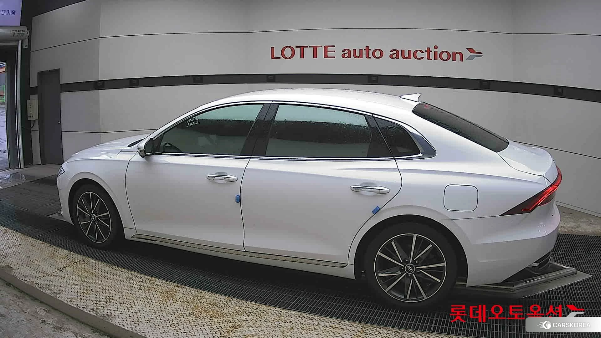 Hyundai Grandeur 2022 Белый из Кореи, фото 2