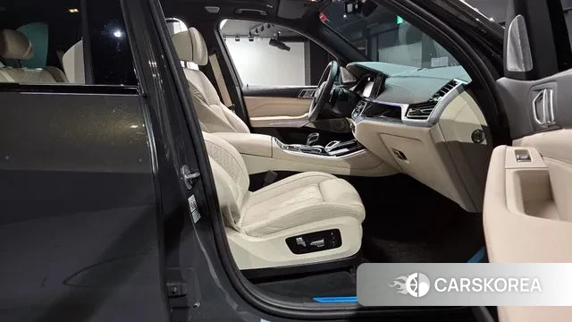 BMW X5 (G05) 2023 Серебристо-серый из Кореи, фото 2