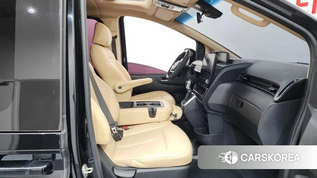 Hyundai Staria 2022 Черный из Кореи, фото 2