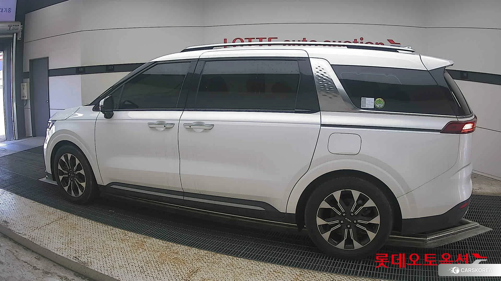 Kia Carnival 2022 Белый из Кореи, фото 2
