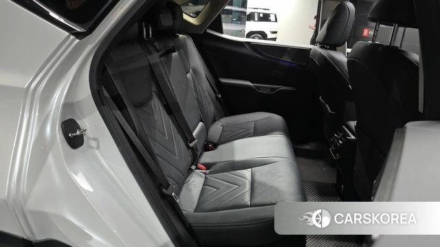 Lexus NX350h Second generation 2024 Белый из Кореи, фото 2