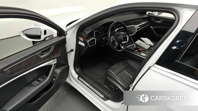 Audi A6 (C8) 2021 Белый из Кореи, фото 2
