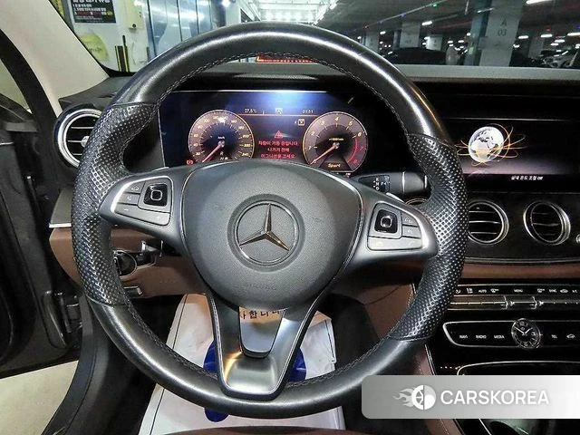 Mercedes-Benz E-Class W213 2018 Серый из Кореи, фото 2