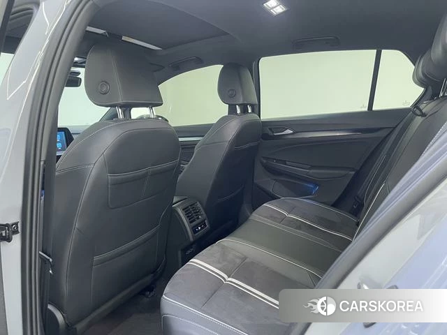 Volkswagen Golf 2023 Темно-серый из Китая, фото 2