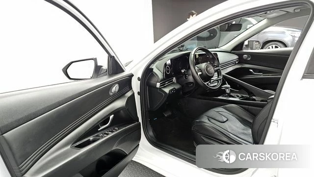 Hyundai Avante Hybrid (CN7) 2022 Белый из Кореи, фото 2