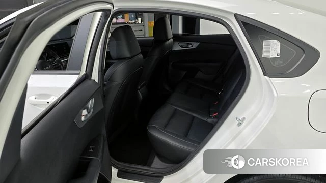 Kia The New K3 2nd generation 2022 Белый из Кореи, фото 2