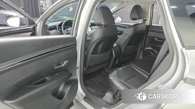 Hyundai Tucson (NX4) 2023 Серебристо-серый из Кореи, фото 2