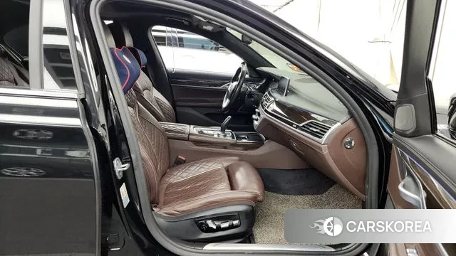 BMW 7 Series (G11) 2020 Черный из Кореи, фото 2