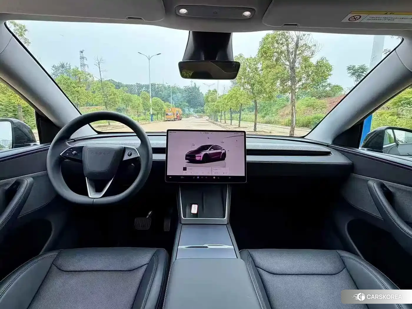 Tesla Model Y 2025 Черный из Китая, фото 2