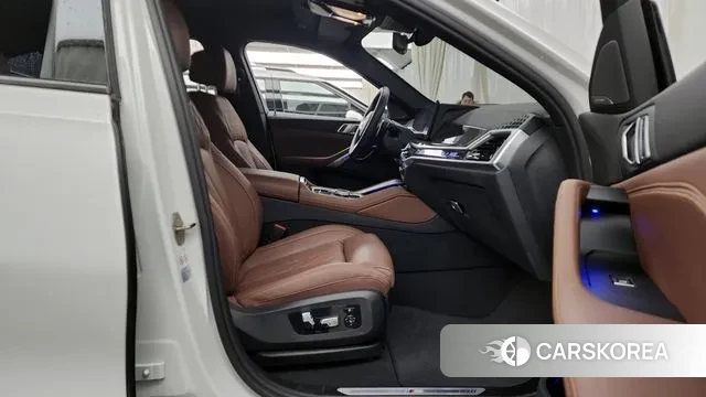 BMW X6 (G06) 2023 Белый из Кореи, фото 2