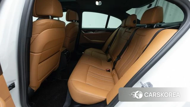 BMW 5 Series (G30) 2020 Белый из Кореи, фото 2