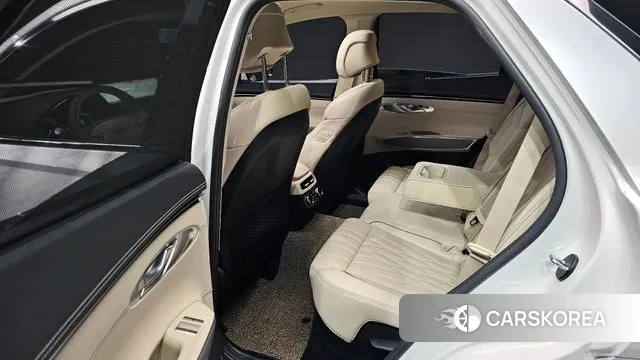 Genesis GV70 2023 Белый из Кореи, фото 2