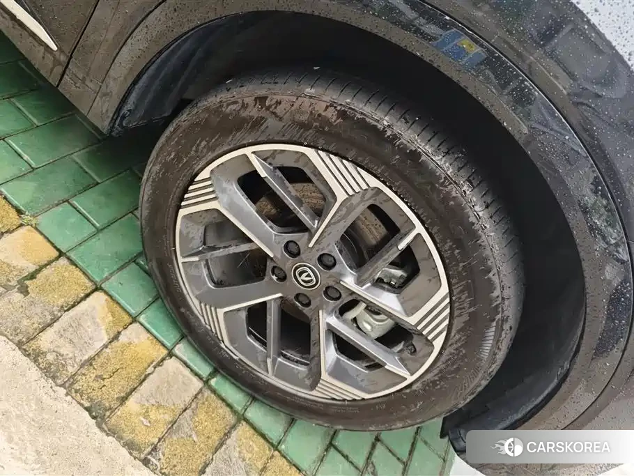 Chang'an Changan CS75PLUS 2025 Silver/gray из Китая, фото 2