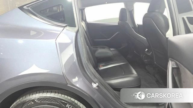 Tesla Model Y 2023 Серый из Кореи, фото 2