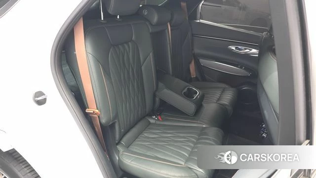 Genesis GV70 2022 Белый из Кореи, фото 2