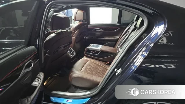 BMW 7 Series (G11) 2021 Черный из Кореи, фото 2